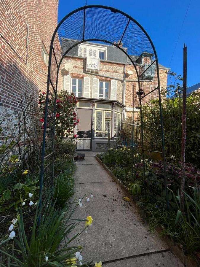 Maison Familiale De Ville A Етрета Екстер'єр фото